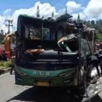 Kondisi bus ALS yang kecelakaan di Kota Padang Panjang. Foto: Ist