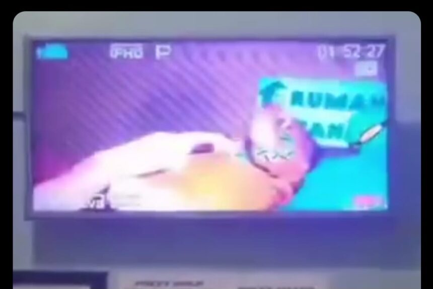 Balita dipukul saat khitan di sebuah klinik. Foto: Tangkapan layar Instagram @Heraloebss