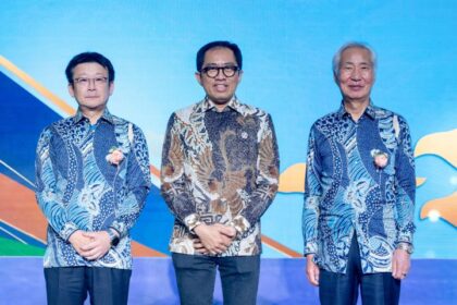 Wakil Menteri Perindustrian Faisol Riza saat meresmikan pabrik AC Daikin Indonesia. Foto: Kemenperin