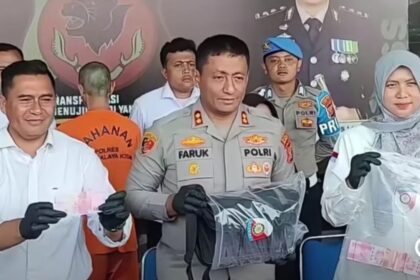 Edarkan Uang palsu di wilayah Tasikmalaya, Kakek EN 62 tahun Asal Serang diamankan polisi. Foto: Tangkap layar IG @tasikasik