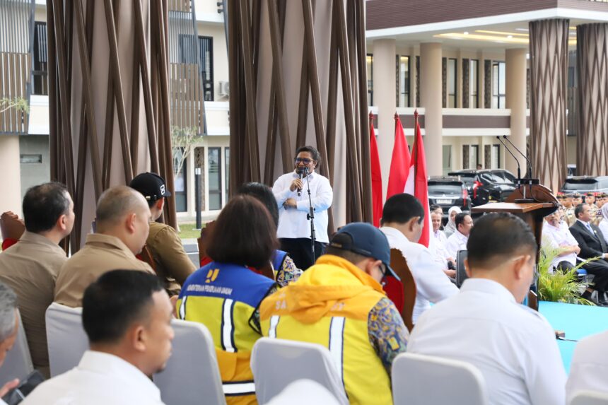 Wamendagri Ribka Haluk saat peresmian tiga gedung fakultas di Institut Pemerintahan Dalam Negeri (IPDN). Foto: Ist