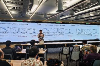 Lebih dari 60 calon customer dan mitra Huawei Cloud Indonesia ikut serta dalam lokakarya yang diadakan di Huawei Office.