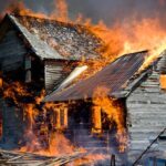Ilustrasi, Bocah 9 tahun di Kota Sukabumi nekat membakar 13 rumah karena terinspirasi oleh film. Foto: Istock @ErinWilkins