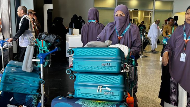 Jemaah haji khusus saat tiba di Bandara Taif Arab Saudi.