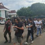 Tim gabungan Polres Bogor, TNI, Satpol PP mengamankan pelaku premanisme di wilayah Kabupaten Bogor. Foto: polri
