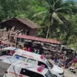 Kecelakaan maut truk menabrak angkot menewaskan 11 orang di Purworejo, Jateng, Rabu (7/5/2025). (Foto: ist)