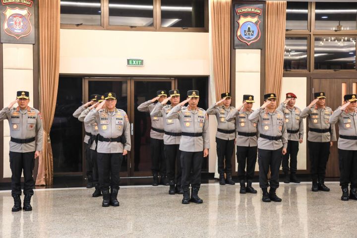 Upacara Korps Raport Kenaikan Pangkat Perwira Tinggi (Pati) yang berlangsung di Rupatama Mabes Polri, Rabu (30/4/2025). Foto: Divisi Humas Polri