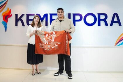 Menpora Dito Ariotedjo melakukan courtesy meeting dengan Duta Besar (Dubes) Uruguay untuk Indonesia, Cristina Gonzalez di Lantai 10 Graha Kemenpora