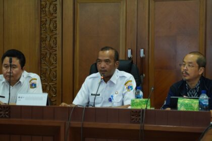 BPJS Kesehatan Cabang Jakarta Selatan terus menguatkan sinerhi dengan pemerintah kota dalam mengimplementasikan Program New Petakan, Sisir, Advokasi dan Registrasi (PESIAR). Foto: Ist