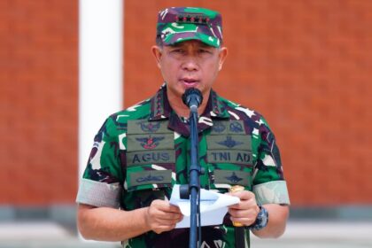 Panglima TNI Jenderal Agus Subiyanto melakukan mutasi terhada 117 pati TNI. Foto: Puspen TNU