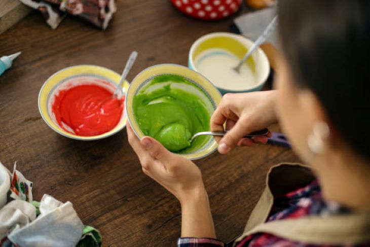 Ilustrasi, Perwakilan Perdagangan (Perwadag) Indonesia di Amerika Serikat (AS) mengimbau eksportir Indonesia untuk lebih memperhatikan penggunaan pewarna makanan dalam produk-produk yang diekspor ke Negeri Paman Sam. Foto: Istock @GoodLifeStudio