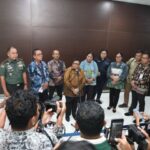 Rapat Koordinasi (Rakor) PSU Tahun 2025 di Provinsi Papua yang berlangsung di Kantor Gubernur Papua, Kota Jayapura, Kamis (15/5/2025). Foto: kemendagri