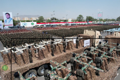 Defile pasukan Houthi Yaman lengkap dengan rudal dan drone. Foto: Houthi Media