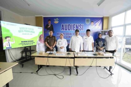 Mensos Saifullah Yusuf atau Gus Ipul mengunjungi Rusunawa Mayangan, Kota Probolinggo, Jawa Timur yang menjadi salah satu calon lokasi Sekolah Rakyat. Foto: Kemensos