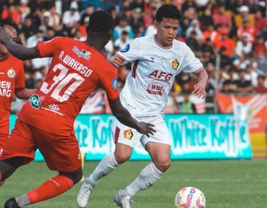 Suasana laga Semen Padang vs Persik Kediri di Liga 1 2024-2025. (Foto: Instagram/persikfcofficial)