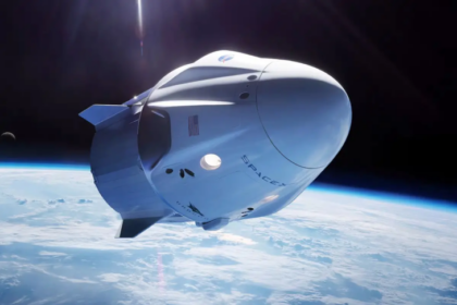 Tampak pesawat SpaceX Dragon.
