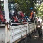 Puluhan petugas gabungan, terdiri dari Dishub, TNI, Polri, dan Satpol PP melaksanakan kegiatan operasi parkir liar di Jalan Kaimun, Kelurahan Cilandak Barat, Kecamatan Cilandak, Jakarta Selatan, pada Kamis (15/5/2025) sekitar pukul 10.00 WIB. Foto: Ist
