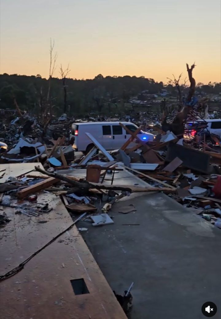 Badai tornado di AS menghancurkan banyak rumah warga Amerika. Foto: X.com @RPinthehousenow
