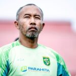 Uston Nawawi,
