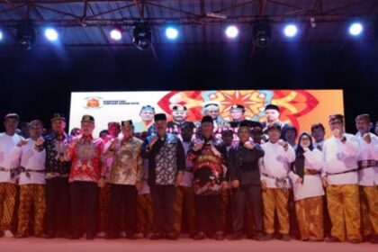 Pelantikan pengurus cabang Sempekat Keroan Kutai Kecamatan Loa Kulu yang berlangsung di Lapangan Sepak Bola Kecamatan Loa Kulu