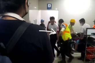 Wanita yang melahirkan di Stasiun Bogor dibawa ke rumah sakit. Foto: Tangkapan layar Instagram @bogordailynews