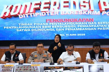 Direktur Tindak Pidana Tertentu Bareskrim Polri, Brigjen Pol Nunung Syaifuddin saat konferensi pers. Foto: humas polri