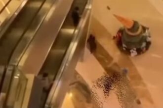 Seorang pria ditemukan tewas setelah lompat dari lantai lima Tunjungan Plaza 5 Surabaya, Jumat (27/6/2025). Foto: Tangkapan layar Instagram @info.negri