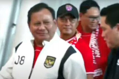Presiden Prabowo Subianto tiba di Stadion Utama Gelora Bung Karno, Jakarta, untuk menyaksikan jalannya laga Kualifikasi Piala Dunia 2026, Kamis (5/6/2025). Foto: Ist