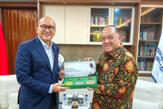 Ketum Komite Olahraga Nasional Indonesia (KONI) Pusat Letjen TNI Purn Marciano Norman melakukan kunjungan kehormatan bertemu Menteri Investasi dan Hilirisasi / Kepala Badan Koordinasi Penanaman Modal (BKPM) Rosan Roeslani