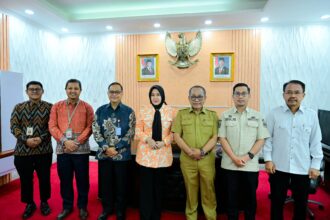 Wakil Gubernur Sulawesi Selatan, Fatmawati Rusdi, menerima audiensi Kepala Otoritas Jasa Keuangan (OJK) Provinsi Sulawesi Selatan dan Sulawesi Barat (Sulselbar), Moch. Muchlasin bersama jajaran di Kantor Gubernur Sulsel, Kota Makassar, Selasa, 10 Juni 2025.