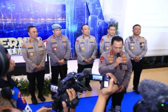 Kepala Korps Lalu Lintas (Kakorlantas) Polri, Irjen Pol Agus Suryonugroho dan jajaran usai giat pencanangan Hari Keselamatan Lalu Lintas dan Angkutan Jalan ditengah-tengah rapat kerja teknis (Rakernis) Korlantas Polri, di Gedung Tri Brata, Jakarta Selatan, Kamis (12/6/2025). Foto: Ist