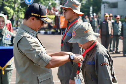 Kepala BNPB, Suharyanto memimpin upacara pembukaan orientasi CPNS BNPB tahun anggaran 2024 di Gedung Pusdiklat INA-DRTG Sentul, Bogor, Jumat (20/6/2025). Foto: Ist