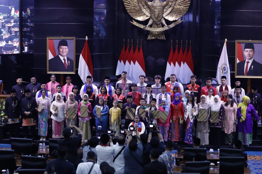 Pecah Rekor Saat PON Aceh-Sumut Atlet DKI Diganjar Penghargaan Di HUT Jakarta. Foto/yani