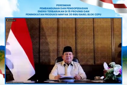 Presiden Republik Indonesia, Prabowo Subianto, menyatakan bahwa pengembangan energi surya memiliki peran krusial dalam menjangkau wilayah yang selama ini belum teraliri listrik secara optimal, terutama di daerah tertinggal, terdepan, dan terluar (3T). Foto: Dok PLN