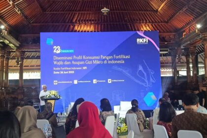 Suasana jalannya kegiatan Diseminasi Profil Konsumsi Pangan Fortifikasi Wajib dan Asupan Gizi Mikro Indonesia di Jakarta, Kamis (26/6/2025), dihadiri Direktur Koalisi Fortifikasi Indonesia, Dra Nina Sardjunani dan Franciscus Welirang selaku Ketua Dewan Pengawas Koalisi Fortifikasi Indonesia. Foto: Ist