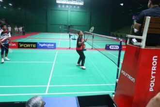 Foto: Liliyana Natsir (kiri) dan Tontowi Ahmad (kanan) merasa bangga dengan dibangunnya Polytron Stadium. Ia berharap mahasiswa Undip memiliki wadah dan menambah semangat untuk menekuni olahraga bulutangkis.