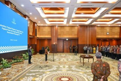 Menkeu Sri Mulyani melantik sejumlah pejabat pimpinan tinggi pratama di lingkungan Kementerian Keuangan. Foto: Kemenkeu