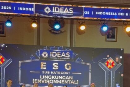 PNM berhasil meraih penghargaan Silver Winner dalam ajang The 4th Indonesia DEI & ESG Awards (IDEAS) 2025, untuk kategori Environmental dalam pilar ESG (Environmental, Social, Governance). Foto: Dok PNM