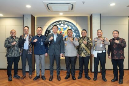Dirut PT Jasa Marga Rivan Achmad Purwantono bersama Menko Bidang Infrastruktur dan Pembangunan Kewilayahan, Agus Harimurti Yudhoyono. Foto: Ist