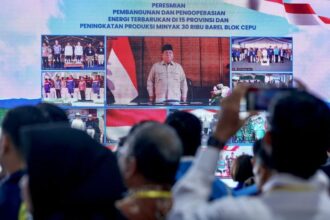 Presiden Prabowo dalam sambutannya saat meresmikan secara hybrid pengoperasian dan pembangunan energi terbarukan di 15 provinsi, peningkatan produksi minyak sebesar 30 ribu barel Blok Cepu, serta peletakan batu pertama lima pembangkit listrik tenaga panas bumi (PLTP),