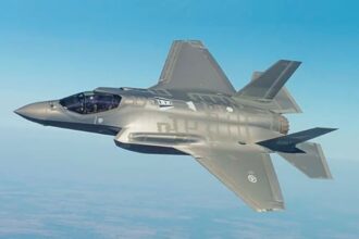 Militer Iran berhasil menjatuhkan pesawat siluman F-35 milik Israel.