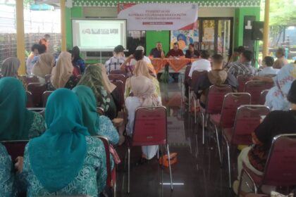 apat pembentukan Koperasi Merah Putih di Ruang Publik Terpadu Ramah Anak (RPTRA) Susukan Ceria, Kelurahan Susukan, Kecamatan Ciracas, Jakarta Timur, Senin (2/6/2025). Giat dihadiri Kasatpel Perindustrian Perdagangan Koperasi Usaha Kecil Menengah (PPKUKM) Kecamatan Ciracas, Fairuz Lutfi dan dibuka Plt Wakil Camat Ciracas, Sigit Darmanto. Foto: Ist