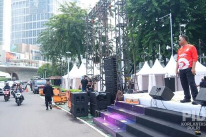 Kakorlantas Polri, Irjen Pol Agus Suryonugroho meninjau langsung ke lokasi pelaksanaan Car Free Day di kawasan Bundaran HI, Jakarta. Foto: polri