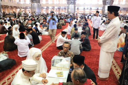 Menteri Agama Nasaruddin Umar menghadiri nikah massal di Istiqlal, Sabu (28/6/2027). Foto: Kemenag