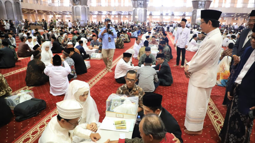 Menteri Agama Nasaruddin Umar menghadiri nikah massal di Istiqlal, Sabu (28/6/2027). Foto: Kemenag