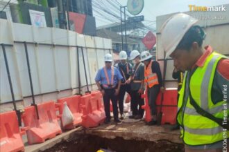 Proses perbaikan pipa yang dilakukan PAM Jaya.(Foto istimewa)