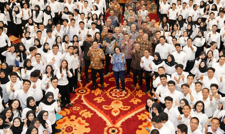 Menkeu Sri Mulyani Indrawati menyampaikan pesan penting kepada 1.037 CPNS Kementerian Keuangan (Kemenkeu) dalam acara Orientasi Pegawai Baru Kemenkeu Tahun 2025. Foto: Kemenkeu