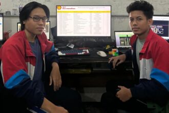 agus Subekti dan Mustofa Adi Widodo, anggota Tim Sapuangin ITS yang berhasil meraih posisi pertama dalam Autonomous Programming Competition SEM 2025