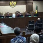 Pengadilan Tindak Pidana Korupsi (Tipikor) pada Pengadilan Negeri Jakarta Pusat saat menggelar sidang lanjutan agenda Pembacaan Putusan Sela atas Nota Keberatan (Eksepsi) diajukan kedua terdakwa dalam perkara dugaan tindak pidana korupsi investasi PT Taspen pada reksa dana I-NextG2, Selasa (17/6/2025). Foto: Ist