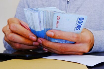 Ilustrasi gaji ke-13 yang dicairkan pemerintah untuk ASN. Foto: kemenkeu